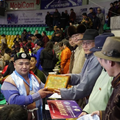 “НЭЭЛТТЭЙ ДУНДГОВЬ-2026” НЭГДСЭН АРГА ХЭМЖЭЭНИЙ ХҮЧИТ БӨХИЙН БАРИЛДААНД АЙМГИЙН ХУРЦ АРСЛАН Н.АМГАЛАНБААТАР ТҮРҮҮЛЛЭЭ | HuduuMN