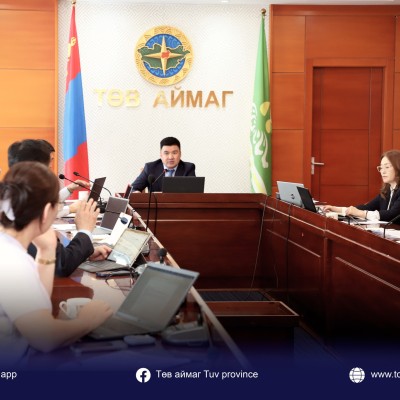 АЙМГИЙН ЗАСАГ ДАРГЫН ЗӨВЛӨЛИЙН ДӨРӨВДҮГЭЭР ХУРАЛДААН ХУРАЛДАЖ БАЙНА | HuduuMN