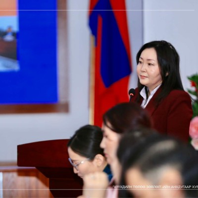 #ХҮҮХДИЙН_ТӨЛӨӨ_ЗӨВЛӨЛИЙН_АНХДУГААР_ХУРАЛДААН_ЗОХИОН_БАЙГУУЛАГДЛАА.  Аймгийн Засаг даргын 2025 оны А/77дугаар захирамжаар шинэчлэн байгуулагдсан #Хүүхдийн_төлөө_зөвлөл 2026 оны анхдугаар хуралдаанаа зохион байгуулав.  🔹Хуралд зөвлөлийн гишүүд 100%-ийн ир | HuduuMN