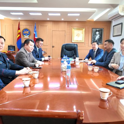 УИХ-ЫН ГИШҮҮН, ХУУЛЬ ЗҮЙ, ДОТООД ХЭРГИЙН САЙД Б.ЭНХБАЯР ЗАВХАН АЙМАГТ АЖИЛЛАЖ БАЙНА | HuduuMN