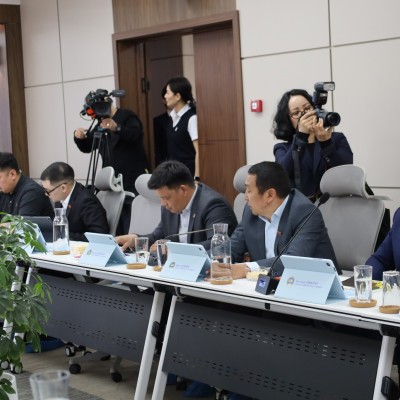 АЙМГИЙН ИТХ-ЫН ТӨЛӨӨЛӨГЧИД САНАЛ БОДЛОО ИЛЭРХИЙЛЖ БАЙНА | HuduuMN