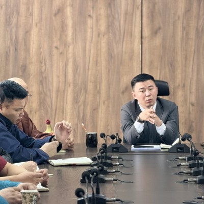 "СҮМБЭР СУМЫН ЗАСАГ ДАРГЫН ТАМГЫН ГАЗРЫН АЛБАН ХААГЧДЫГ ЧАДАВХЖУУЛАХ СУРГАЛТ ЗОХИОН БАЙГУУЛЛАА. /2026-04-01/ | HuduuMN