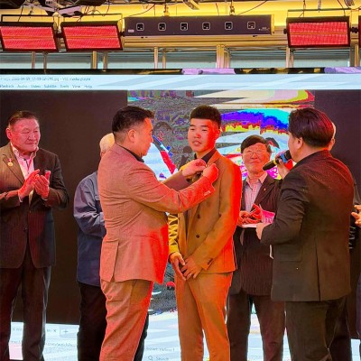 ЗАСМАЛ ЗАМЫН ДУГУЙН АЗИЙН АВАРГА ШАЛГАРУУЛАХ ТЭМЦЭЭНЭЭС МӨНГӨН МЕДАЛЬ ХҮРТСЭН Х.ТЭМҮҮЛЭНД ХҮНДЭТГЭЛ ҮЗҮҮЛЛЭЭ | HuduuMN