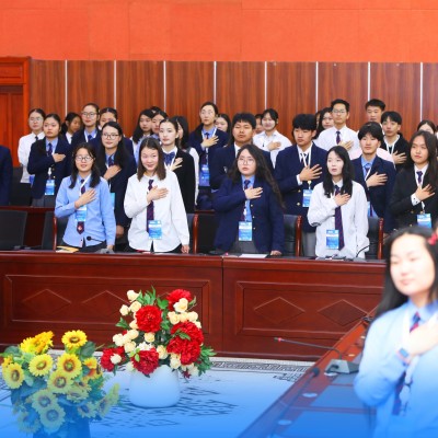 СУРАЛЦАГЧ ХОТЫН – СОЁЛТОЙ СУРАГЧ” ЧУУЛГА УУЛЗАЛТ БОЛЛОО Баруун-Урт хотод зохион байгуулагдсан “Суралцагч хотын – Соёлтой сурагч” чуулга уулзалтад оролцооны 10 байгууллагын 100 гаруй хүүхэд оролцож, санал бодлоо чөлөөтэй илэрхийллээ. Уулзалтын үеэр сурагчи | HuduuMN