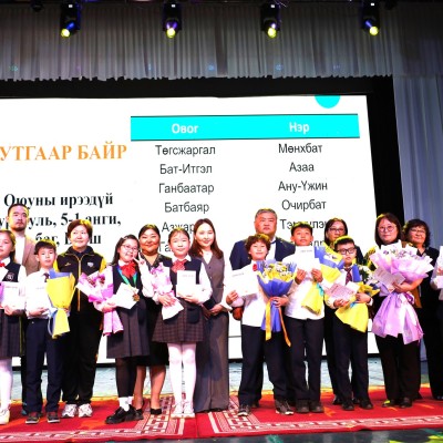 ОЛИАМПИАДАД АМЖИЛТ ҮЗҮҮЛСЭН БАГШ, СУРАГЧДЫГ ШАГНАЛАА | HuduuMN