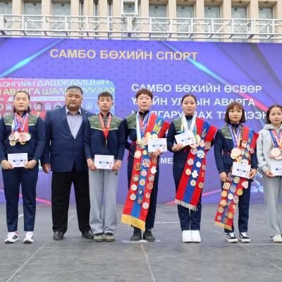 ТИВ, ДЭЛХИЙ, УЛСЫН АВАРГААС МЕДАЛЬ ХҮРТСЭН ӨСВӨРИЙН ТАМИРЧДАА УРАМШУУЛЛАА  | HuduuMN
