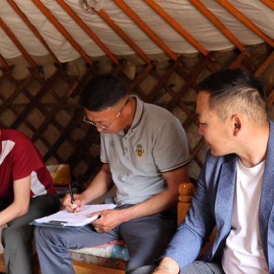 АЙМГИЙН ТӨВД ОРЖ ИРСЭН МАЛЫГ АЛБАДАН ГАРГАХ АЖЛЫГ САЙНЦАГААН СУМ ЗОХИОН БАЙГУУЛЖ БАЙНА | HuduuMN