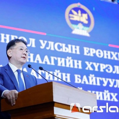 “Мөрдөгчдийн нэгдсэн зөвлөгөөн”-д 2000 гаруй мөрдөгч оролцож байна  Энэхүү арга хэмжээнд Ерөнхийлөгч У.Хүрэлсүх хүрэлцэн ирж, мөрдөн шалгах ажиллагааны хүнд, хариуцлагатай албыг нэр төртэй гүйцэтгэж буй мөрдөгчдөд төрийн хүндэтгэл үзүүлж, мөрдөгчдийн төлө | HuduuMN