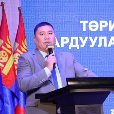 ТӨРИЙН ДЭЭД ОДОН МЕДАЛЬ ГАРДУУЛАХ ЁСЛОЛЫН ҮЙЛ АЖИЛЛАГАА БОЛЛОО. | HuduuMN