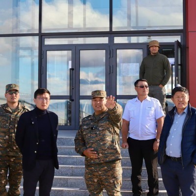 БОРШОО БООМТЫН ҮЙЛ АЖИЛЛАГААТАЙ ТАНИЛЦЛАА.  УИХ-ын гишүүн, Эдийн засгийн байнгын хорооны дарга Б.Заяабал, аймгийн Засаг дарга Э.Насанбат нар Боршоо боомтын үйл ажиллагаа, өнөөгийн нөхцөл байдалтай танилцлаа.🤝 | HuduuMN