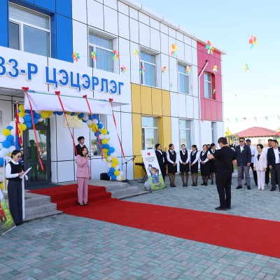 100 ХҮҮХДИЙН ШИНЭ ЦЭЦЭРЛЭГ АШИГЛАЛТАД ОРЖ ХИЧЭЭЛИЙН ЖИЛИЙН НЭЭЛТЭЭ ХИЙЛЭЭ | HuduuMN