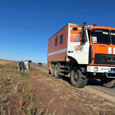 ЭЕРЭГ: Увс аймагт сургалт зохион байгуулаад Улаанбаатар хот руу буцаж явсан ОБЕГ-ын харьяа 113 дугаар ангийн штабын дарга, хошууч Б.Анараар ахлуулсан ажлын хэсэг Өвөрхангай аймгийн Хархорингоос гарч яваад онхолдсон байсан тээврийн хэрэгслийн зорчигчдод ан | HuduuMN