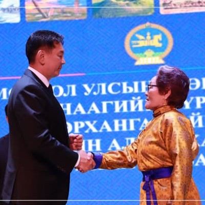 АХМАД МАЛ ЗҮЙЧ ДИЙЗЭНГИЙН ДҮГЭРСҮРЭН МОНГОЛ УЛСЫН ЕРӨНХИЙЛӨГЧИЙН ЗАРЛИГААР “ГАВЬЯАТ МАЛ ЗҮЙЧ” ЦОЛООР ЭНГЭРЭЭ МЯЛААЛАА  | HuduuMN
