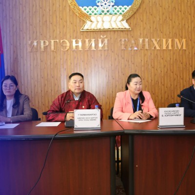 ЗҮҮН БҮСИЙН УС ЦАГ УУРЧДЫН МЭРГЭЖЛИЙН ТУРШЛАГА СОЛИЛЦОХ УУЛЗАЛТ, ХЭЛЭЛЦҮҮЛЭГ БОЛЛОО | HuduuMN