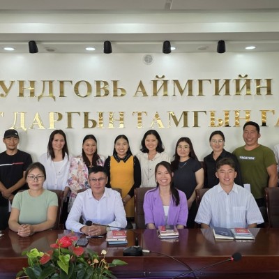 “ХУУЛИА ДЭЭДЭЛЖ, ЁС ЗҮЙГ ЭРХЭМЛЭЕ” СЭДЭВТ УУЛЗАЛТ ЗОХИОН БАЙГУУЛЛАА Аймгийн Засаг даргын тамгын Ёс зүйн дэд хорооноос тухайн байгууллагад сүүлийн нэг жилийн хугацаанд шинээр орсон албан хаагчдыг хамруулан “Хуулиа дээдэлж, ёс зүйг эрхэмлэе” сэдвийн хүрээнд | HuduuMN