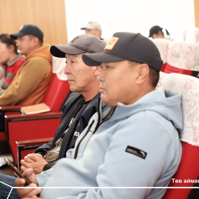 Аймгийн Засаг дарга Л.Төмөрчөдөр иргэд, малчдын ирүүлсэн өргөдөл гомдлын дагуу Сэргэлэн сумын нутагт дэвсгэрт үйл ажиллагаа явуулж байгаа “Багахангай - Хөшигийн хөндий чиглэлийн төмөр замын” төсөл хэрэгжүүлэгч Монголын төмөр зам, Төрийн өмчит газар болон  | HuduuMN