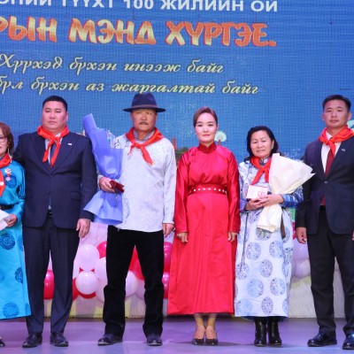 МОНГОЛ УЛСАД ХҮҮХДИЙН БАЙГУУЛЛАГА, ХӨДӨЛГӨӨН ҮҮСЭЖ ХӨГЖСӨНИЙ ТҮҮХТ 100 ЖИЛИЙН ОЙГ ТЭМДЭГЛЭН ӨНГӨРҮҮЛЛЭЭ. | HuduuMN