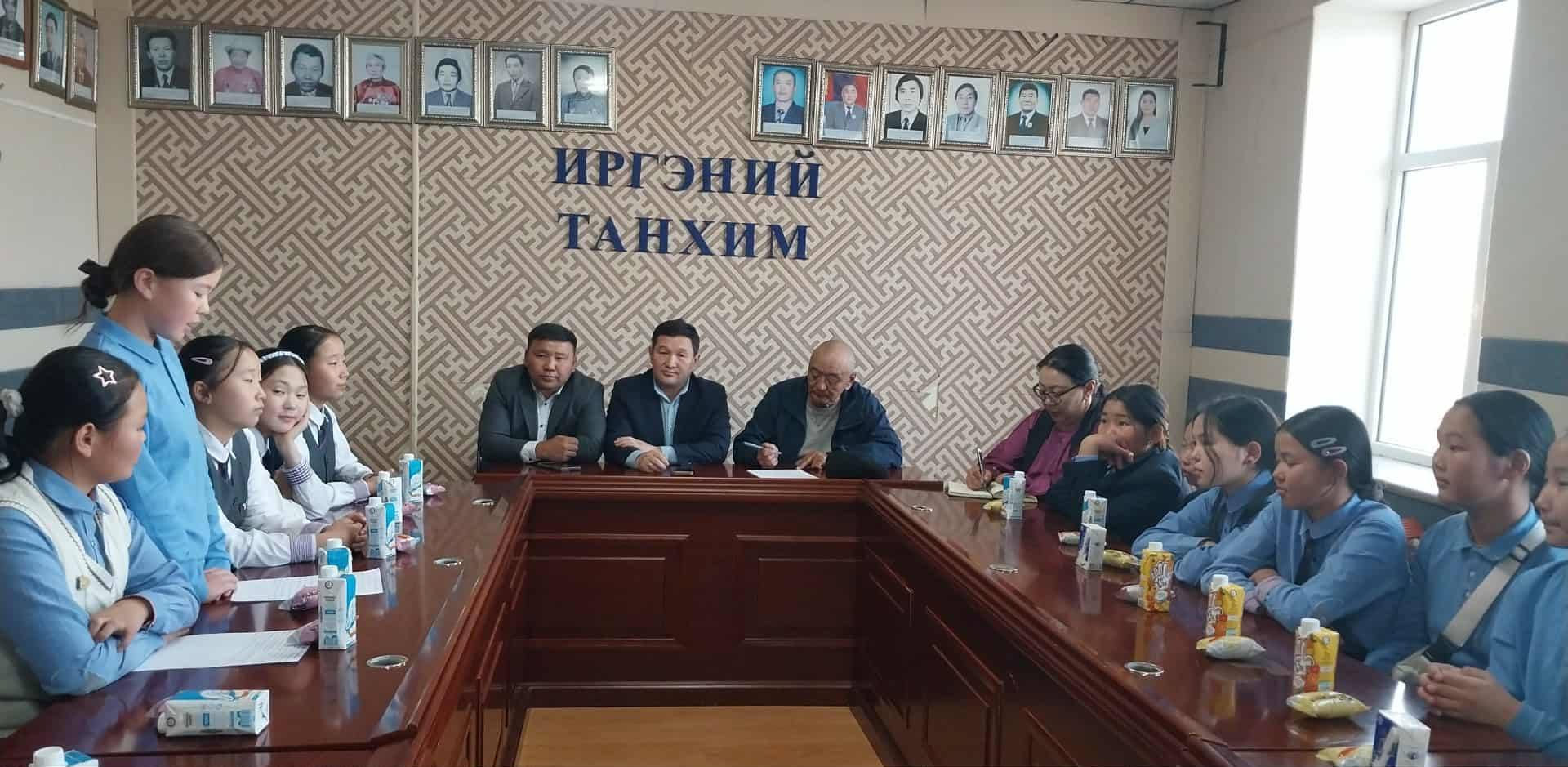 ГОВЬ-УГТААЛ СУМАНД ДЭЛХИЙН ОХИДЫН ӨДРИЙГ ТОХИОЛДУУЛАН "БИД ӨӨРЧЛӨЛТИЙН МАНЛАЙЛАГЧ" УРИАН ДОР 7 ХОНОГИЙН АЖЛЫГ ЗОХИОН БАЙГУУЛЛАА | HuduuMN