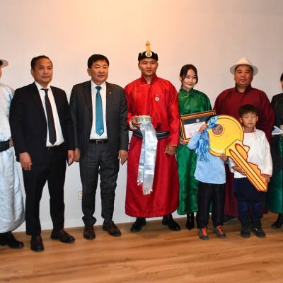 УЛСЫН НАЧИН М.БЯМБАДОРЖИД 3 ӨРӨӨ ОРОН СУУЦ ГАРДУУЛАН ӨГЛӨӨ | HuduuMN