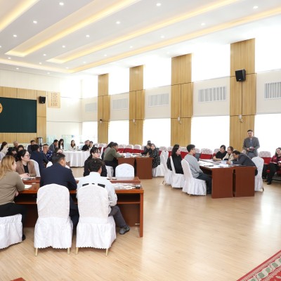 "СЭТГЭЛГЭЭНИЙ ӨӨРЧЛӨЛТ" СЭДЭВТ СУРГАЛТАД АЛБАН ХААГЧИД ХАМРАГДАЖ БАЙНА | HuduuMN