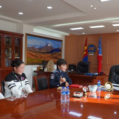 ДЭЛХИЙН АВАРГА ШАЛГАРУУЛАХ ТАЕКВОНДОГИЙН ТЭМЦЭЭНД АМЖИЛТТАЙ ОРОЛЦООД ИРСЭН ТАМИРЧДЫГ ХҮЛЭЭН АВЧ УУЛЗЛАА  | HuduuMN