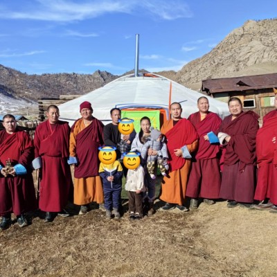 Гэр нь галд шатсан залуу гэр бүл өргөө цагаан гэртээ болж хандивын өндөрлөж байна | HuduuMN