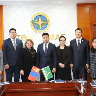 ХАМТЫН АЖИЛЛАГААГ ҮРГЭЛЖЛҮҮЛЭХ ЗӨВЛӨЛДӨХ УУЛЗАЛТ БОЛЛОО | HuduuMN