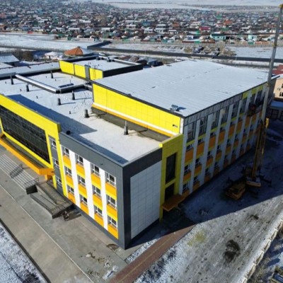 ЕРӨНХИЙ БОЛОВСРОЛЫН СООГО СЕЙКЕО СУРГУУЛИЙН 640 ХҮҮХДИЙН СУУДАЛТАЙ ӨРГӨТГӨЛИЙН БАРИЛГА АШИГЛАЛТАД ОРЛОО | HuduuMN