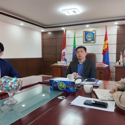 ГОВЬСҮМБЭР: ЗАСАГ ДАРГЫН НЭРЭМЖИТ ТЭТГЭЛГИЙН ХӨТӨЛБӨРТ ТЕХНОЛОГИЙН МЭРГЭЖЛИЙГ НЭМЭХ ЗАМААР АЙМГИЙН ХҮНИЙ НӨӨЦИЙГ БЭЛТГЭНЭ  | HuduuMN