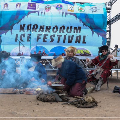 “KARAKORUM ICE FESTIVAL”-Д 800 ГАРУЙ АЯЛАГЧ, СПОРТ СОНИРХОГЧИД ОРОЛЦОЖ БАЙНА | HuduuMN