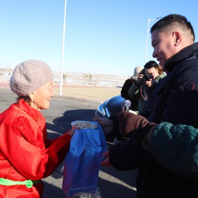 МОНГОЛ УЛСЫН ГАВЬЯАТ БАГШ Ё.МААМД ХҮНДЭТГЭЛ ҮЗҮҮЛЛЭЭ. | HuduuMN