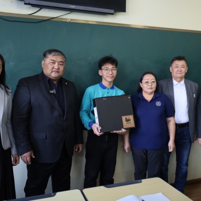 “IELTS-100” ХӨТӨЛБӨРӨӨС ДАХИН 8 БОЛОН 8.5 ОНООГ АВЛАА  | HuduuMN