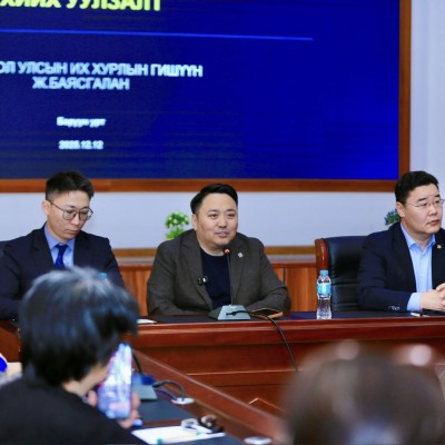 ӨГЖЛИЙН БЭРХШЭЭЛТЭЙ ХҮҮХДЭД ЗОРИУЛСАН ТӨВ БАЙГУУЛНА  УИХ-ын гишүүн Ж.Баясгалан Сүхбаатар аймагт ажиллаж байна. Тэрээр эхний уулзалтаар орон нутагт хөгжлийн бэрхшээлтэй хүүхдэд үйлчилгээ үзүүлэх, дэмжих зориулалтын төв байгуулахаар шийдвэрлэлээ. Үүнийг дэм | HuduuMN