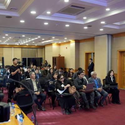 УУЛЬ ЗҮЙ, ДОТООД ХЭРГИЙН ЯАМНЫ ХӨГЖЛИЙН БЭРХШЭЭЛТЭЙ ХҮНИЙ ЭРХИЙГ ХАНГАХ ДЭД ЗӨВЛӨЛИЙН ҮЙЛ АЖИЛЛАГААТАЙ ТАНИЛЦЛАА   🔹Хөгжлийн бэрхшээлтэй хүний эрхийг хангах үндэсний зөвлөлийн 2025 оны төлөвлөгөөний дагуу яамдын дэргэдэх Хөгжлийн бэрхшээлтэй хүний эрхийг | HuduuMN