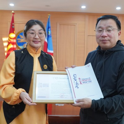 “ХАВДАРГҮЙ МОНГОЛ ЭМЭГТЭЙ” ТӨСӨЛД 9500 ИРГЭН ХАМРАГДАВ | HuduuMN