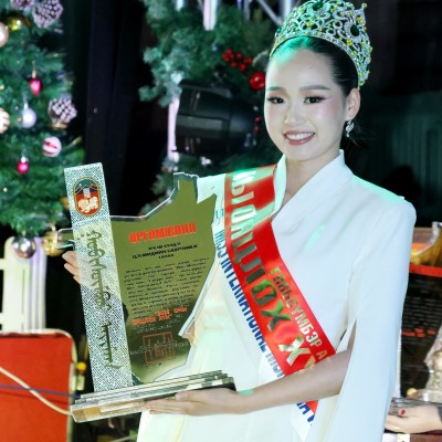 Төрийн дээд одон медаль болон оны шилдэгүүдэд шагнал гардуулах ёслолын үйл ажиллагаа  | HuduuMN