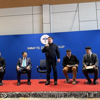 МОНГОЛ УЛСЫН ЕРӨНХИЙ САЙД Г.ЗАНДАНШАТАР ДОРНОГОВЬ АЙМГИЙН ЗАМЫН-ҮҮД СУМАНД АЖИЛЛАЖ БАЙНА | HuduuMN