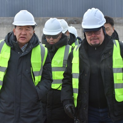 МОНГОЛ УЛСЫН ЕРӨНХИЙ САЙД Г.ЗАНДАНШАТАР, НИЙСЛЭЛИЙН ЗАСАГ ДАРГА БӨГӨӨД УЛААНБААТАР ХОТЫН ЗАХИРАГЧ Х.НЯМБААТАР БОЛОН ХОЛБОГДОХ АЛБАНЫХАН ДОРНОГОВЬ АЙМАГТ АЖИЛЛАЖ БАЙНА | HuduuMN