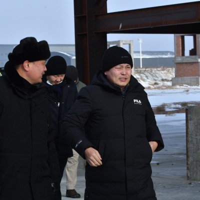 МОНГОЛ УЛСЫН ЕРӨНХИЙ САЙД Г.ЗАНДАНШАТАР, НИЙСЛЭЛИЙН ЗАСАГ ДАРГА БӨГӨӨД УЛААНБААТАР ХОТЫН ЗАХИРАГЧ Х.НЯМБААТАР БОЛОН ХОЛБОГДОХ АЛБАНЫХАН ДОРНОГОВЬ АЙМАГТ АЖИЛЛАЖ БАЙНА | HuduuMN