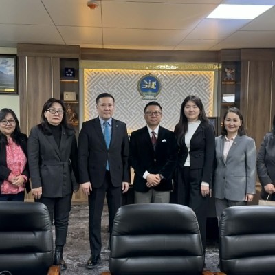 "ЖАЙКА" ОУ-ЫН БАЙГУУЛЛЫН ТОГТВОРТОЙ АЯЛАЛ ЖУУЛЧЛАЛЫГ ХӨГЖҮҮЛЭХ ТӨСӨЛ ДАРХАНД ХЭРЭГЖИНЭ | HuduuMN