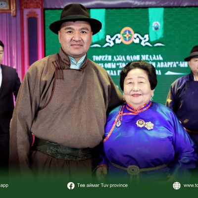 ТӨРИЙН ДЭЭД ОДОН МЕДАЛЬ ГАРДУУЛЛАА | HuduuMN