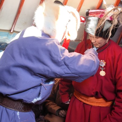 ЦЭЦЭН-УУЛ СУМЫН ОРОЙН ТОВГОР БАГИЙН МАЛЧИН ЧИМЭДИЙН ДЭЛГЭРСАЙХАН “АЛТАН ТӨЛИЙН ЭЗЭН” БОЛЛОО | HuduuMN